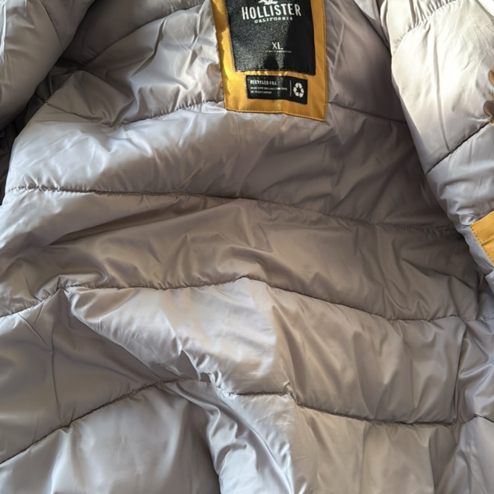 Hollister mustard yellow puffer jacket